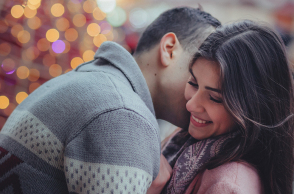 Ερωτευμένο ζευγάρι στις γιορτές 