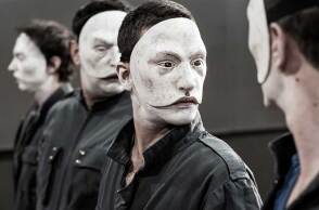 «Ο καταποντισμός του εγωιστή Γιόχαν Φάτσερ» στην Πειραματική του Εθνικού Θεάτρου © Karol Jarek