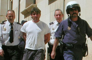 Σκότωσε σύζυγο και την ερωμένη δικηγόρο του