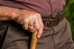 old-hand2342.jpg