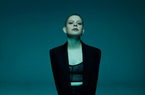 Η Sharon Kovacs σε μια αποκαλυπτική συνέντευξη στην ATHENS VOICE 