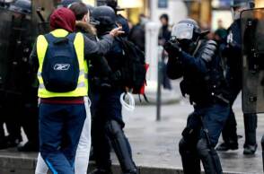 Κίτρινα Γιλέκα, Παρίσι / © EPA/ETIENNE LAURENT