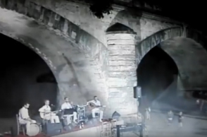 Γλέντι στη γέφυρα του Κερίτη