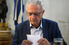 Κώστας Χαρδαβέλλας 