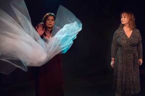 «Άνα, ή Το πανέξυπνο κορίτσι» στο Vault Theater