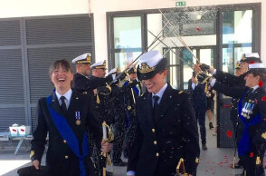 Η Λορέλα και η Ρόζι είναι οι πρώτες γυναίκες του ιταλικού Πολεμικού Ναυτικού που παντρεύονται 