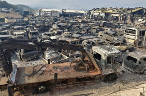 Καταστροφές από πύρινη λαίλαπα στη Νότια Κορέα