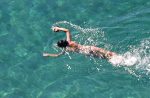 Μπάνιο στη θάλασσα