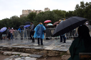 Βροχή στην Ακρόπολη