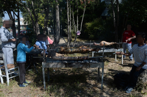 Σούβλισμα αρνιού - Πάσχα