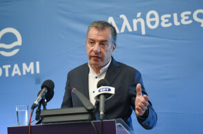 Σταύρος Θεοδωράκης / Το Ποτάμι 