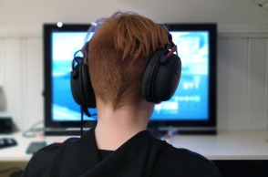 Πόσο επηρεάζουν τα μάτια των παιδιών τα παιχνίδια στις ψηφιακές οθόνες;