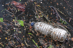 Σκουπίδια στη θάλασσα