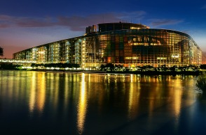 european-parliament-2224221_1280.jpg