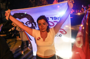 Ξέφρενοι πανηγυρισμοί για την επικράτηση Ιμάμογλου στην Κωνσταντινούπολη