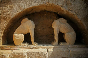 Αμφίπολη: Σφίγγες στην είσοδο του Τύμβου Καστά