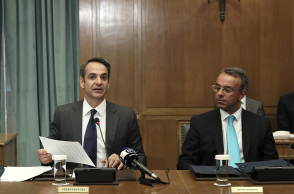 Μητσοτάκης-Σταϊκούρας