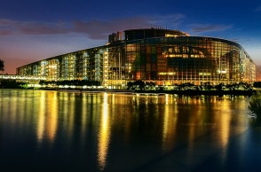 european-parliament-2224221_640.jpg