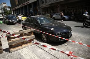 Zημιές στο κέντρο της Αθήνας μετά τα 5,1 Ρίχτερ