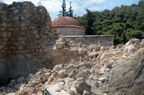 Ζημιές στη Μονή Δαφνίου από τον σεισμό