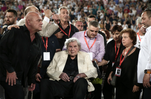 Μίκης Θεοδωράκης