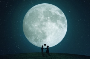 love-moon.jpg