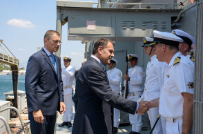 Ο υπουργός Εθνικής Άμυνας Νίκος Παναγιωτόπουλος στο Αρχηγείο Στόλου