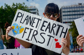 Μαθητική πορεία για το κλίμα στο κέντρο της Αθήνας