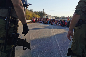 Καθιστική διαμαρτυρία στη Μόρια