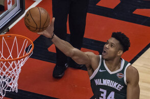 giannis3.jpg