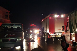 Πλημμύρες στη Χαλκιδική - Χείμαρρος παρέσυρε ταξί και το έριξε στη θάλασσα