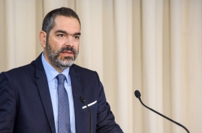 Παπαστράτος