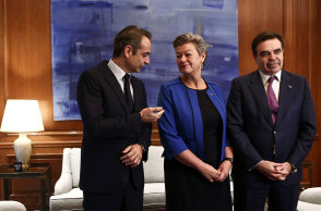 Κυριάκος Μητσοτάκης, Ίλβα Γιόχανσον και Μαργαρίτης Σχοινάς