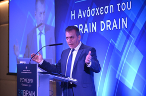 Γιάννης Βρούτσης 