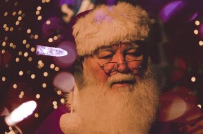 father-christmas-1149928_1280.jpg