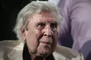 Μίκης Θεοδωράκης