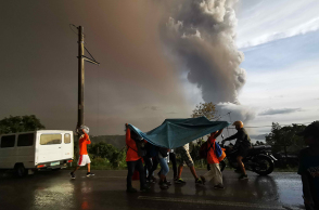 Συναγερμός στις Φιλιππίνες από τη δραστηριότητα του ηφαιστείου Ταάλ