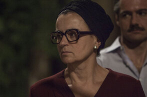 Καρυοφυλλιά Καραμπέτη, Ευτυχία