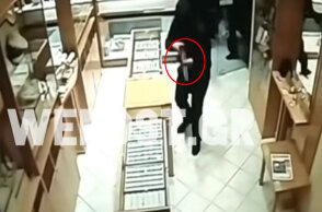 Ένοπλη ληστεία σε κοσμηματοπωλείο της Θεσσαλονίκης: Καρέ - καρέ οι κινήσεις τους