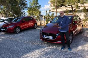 Odigisame To Mazda 2 Stin Athina.jpg