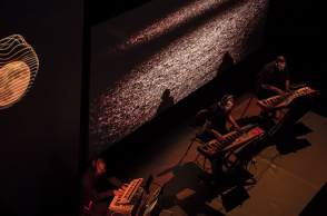 Το Schweppes επίσημος χορηγός στην παράσταση «Ο κόσμος είναι ένας» του Κωνσταντίνου Βήτα