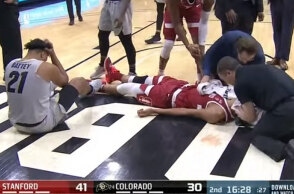 Άτσαλη πτώση με το κεφάλι στο παρκέ για παίκτη του NCAA