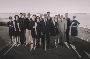 stylovates kratiko theatro voriou ellados