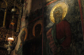 Αγιογραφίες σε ιερό ναό