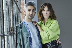 Ο Tan France και η Alexa Chung από το «Next in Fashion» του Netflix
