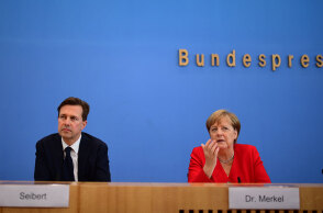 Στέφεν Ζάιμπερτ - Άνγκελα Μέρκελ