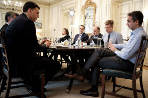 Κυβερνητική σύσκεψη υπό τον Μητσοτάκη για τον κορωνοϊό