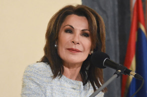 Κορωνοϊός - Μήνυμα της Γιάννας Αγγελοπούλου