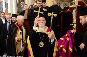 Το οικουμενικό πατριαρχείο ανακοίνωσε την αναστολή των λειτουργιών λόγω κορωνοϊού