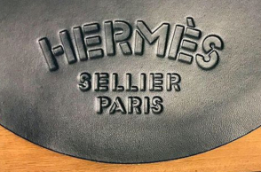 Ο οίκος Hermes κλείνει τα εργοστάσια του